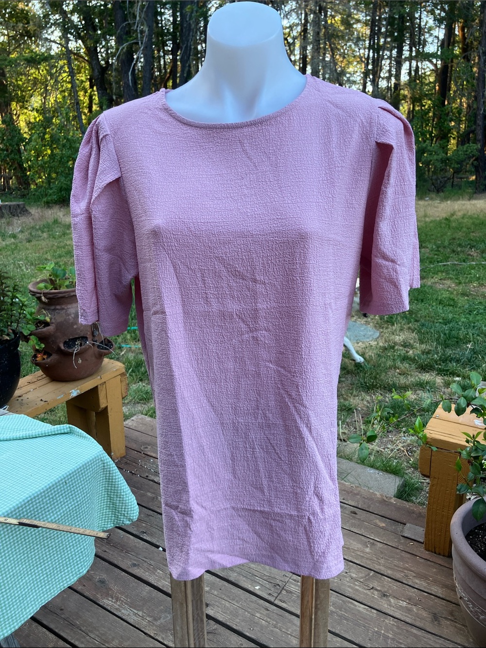 Mini dress with pleated shoulders and textured fabric size L